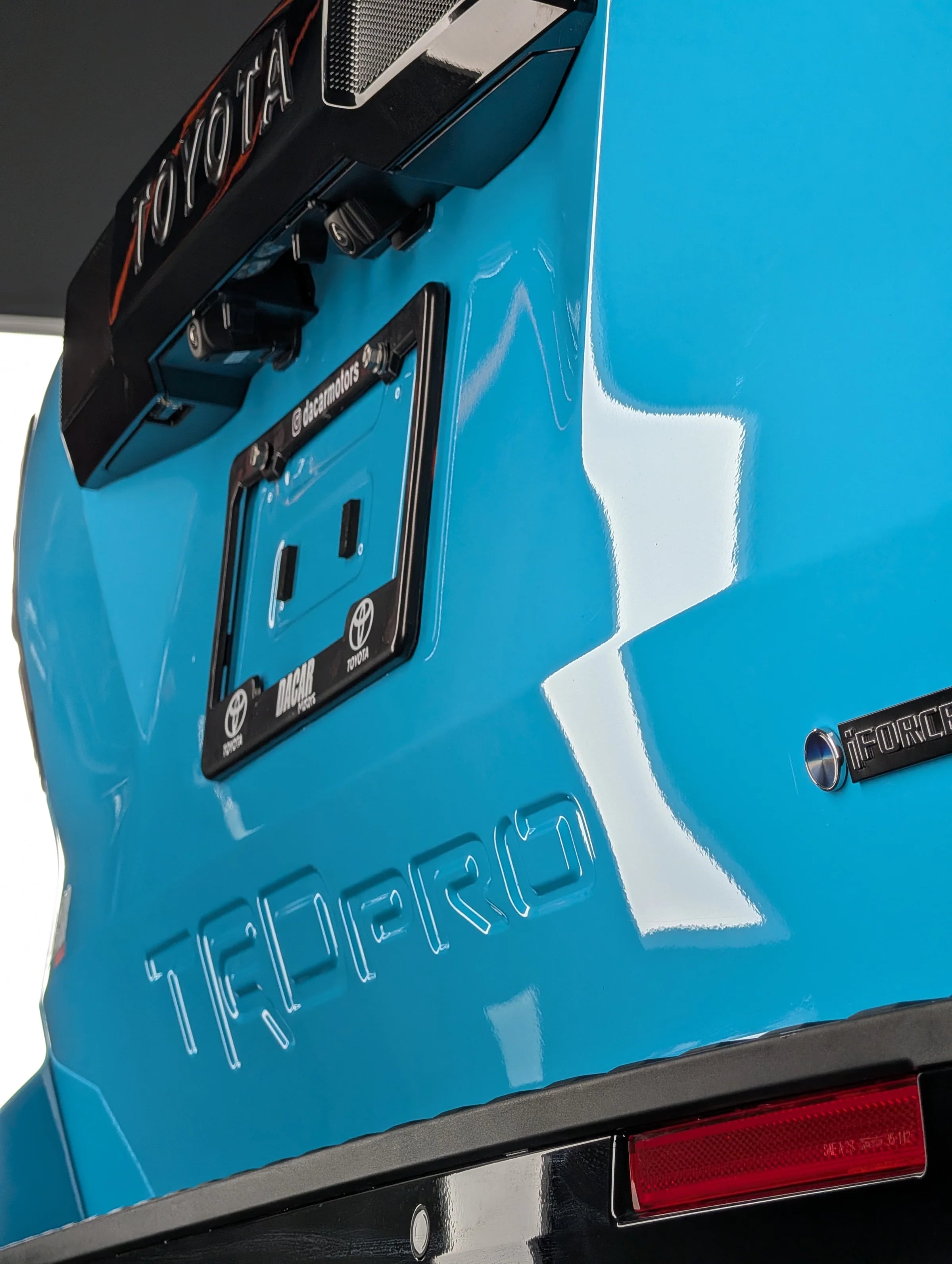 Detalle de carrocería tras la corrección de pintura en Dacar Studio